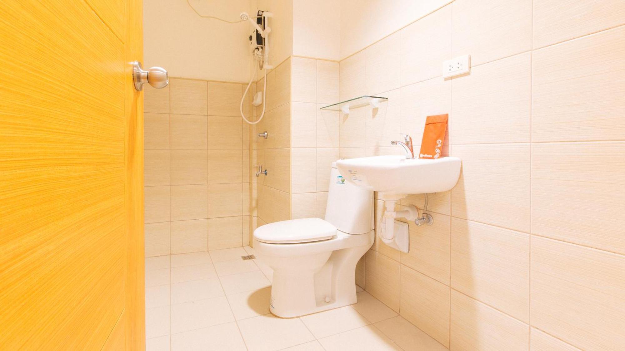 Reddoorz Plus At Alpina Heights Paranaque Paranaque City Exterior foto