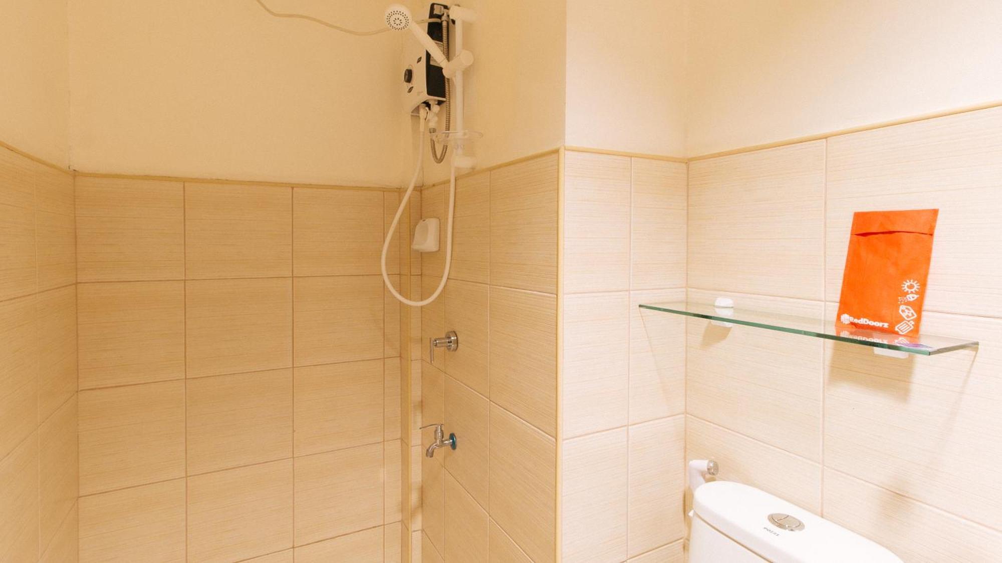 Reddoorz Plus At Alpina Heights Paranaque Paranaque City Exterior foto