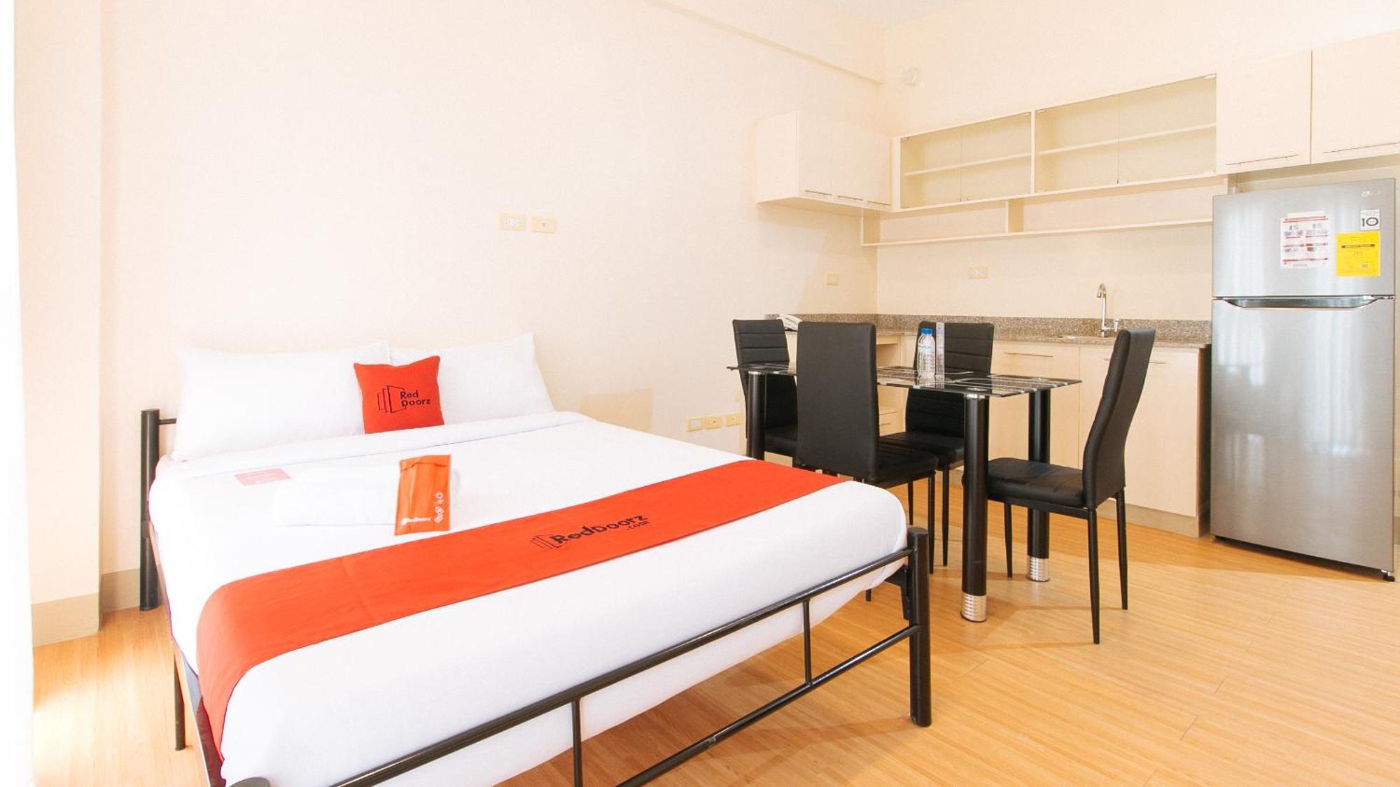 Reddoorz Plus At Alpina Heights Paranaque Paranaque City Exterior foto