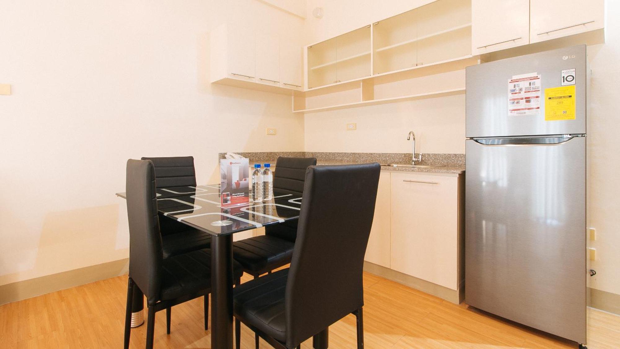 Reddoorz Plus At Alpina Heights Paranaque Paranaque City Exterior foto