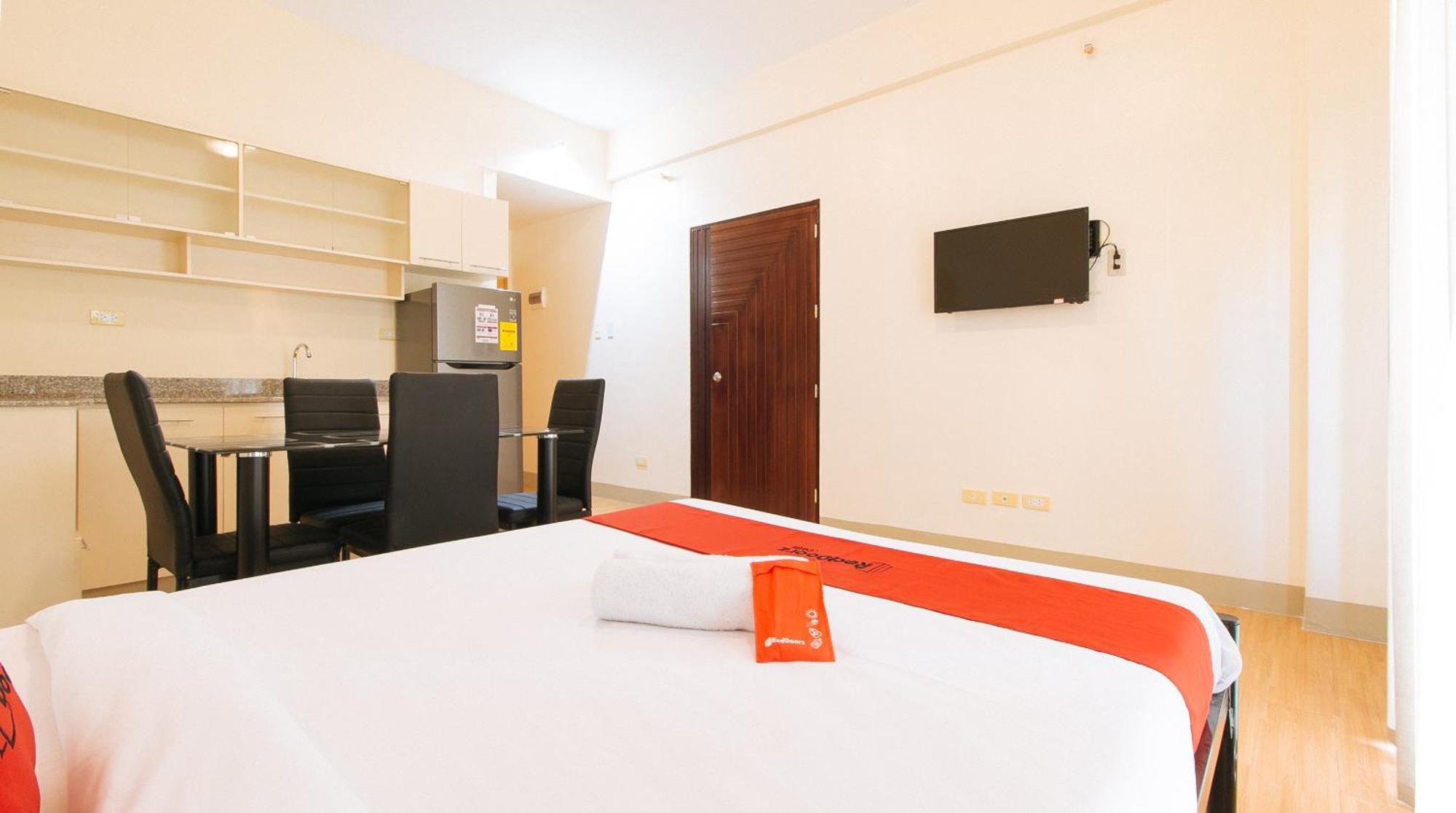 Reddoorz Plus At Alpina Heights Paranaque Paranaque City Exterior foto