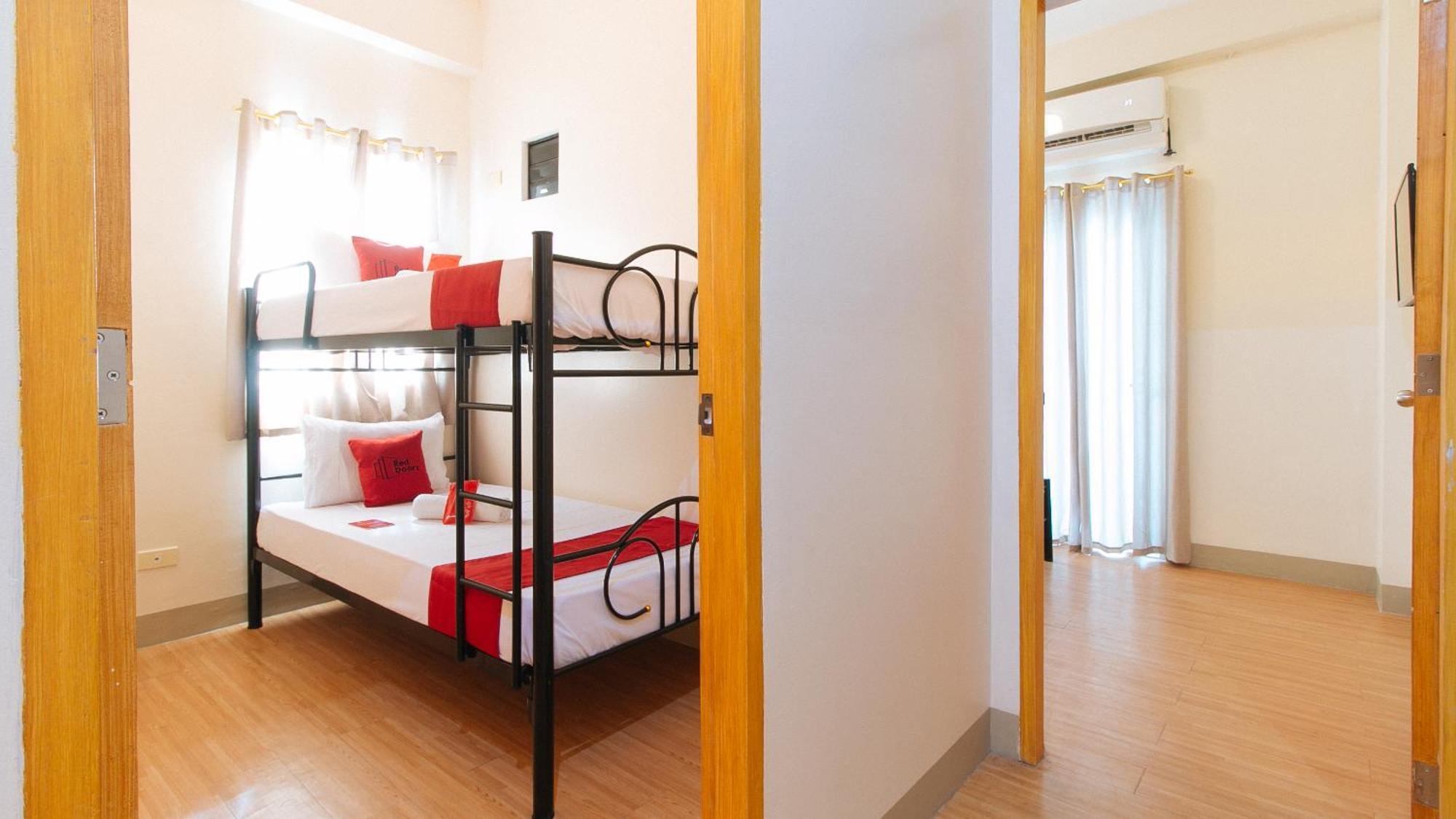 Reddoorz Plus At Alpina Heights Paranaque Paranaque City Exterior foto