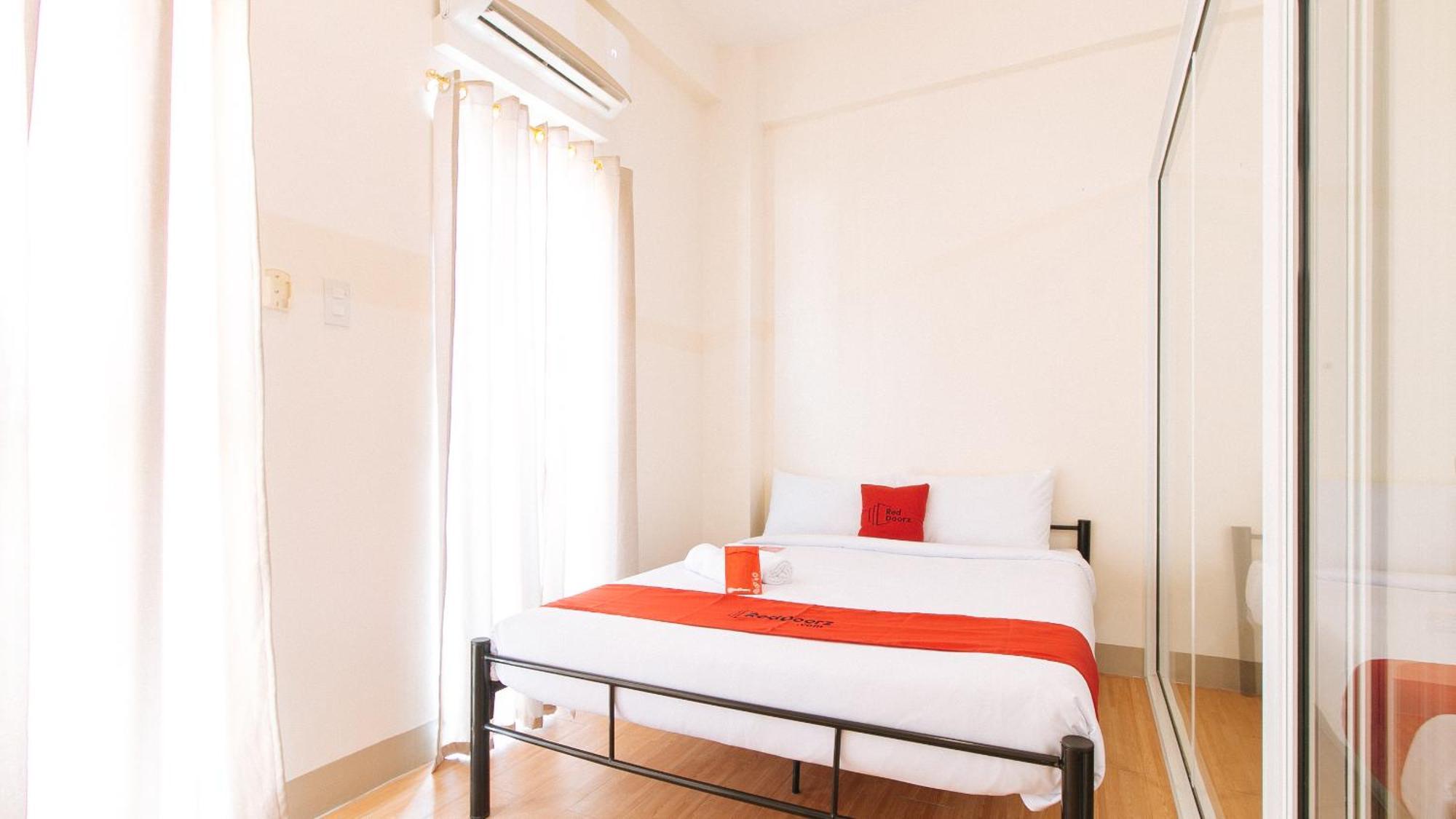 Reddoorz Plus At Alpina Heights Paranaque Paranaque City Exterior foto
