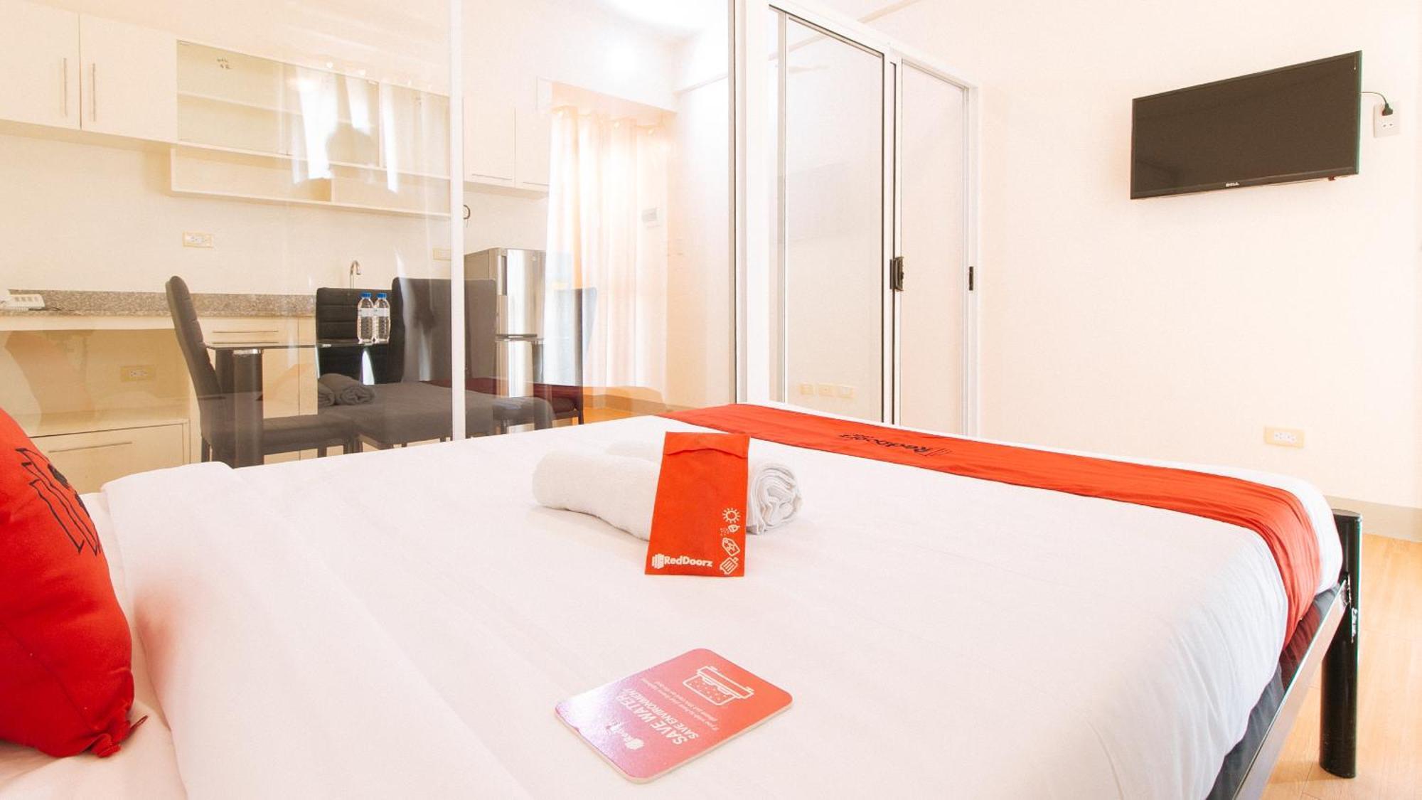 Reddoorz Plus At Alpina Heights Paranaque Paranaque City Exterior foto