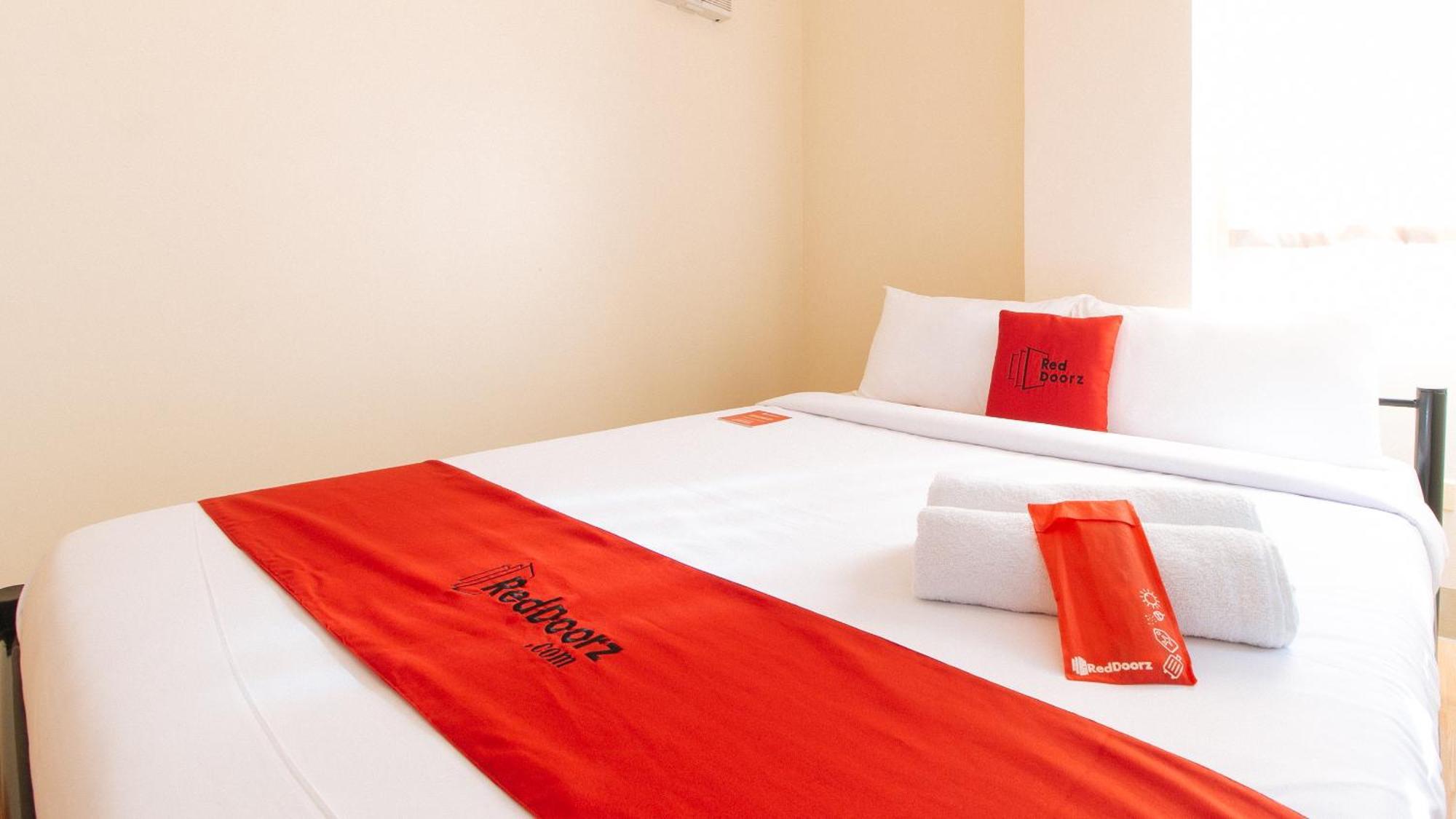 Reddoorz Plus At Alpina Heights Paranaque Paranaque City Exterior foto